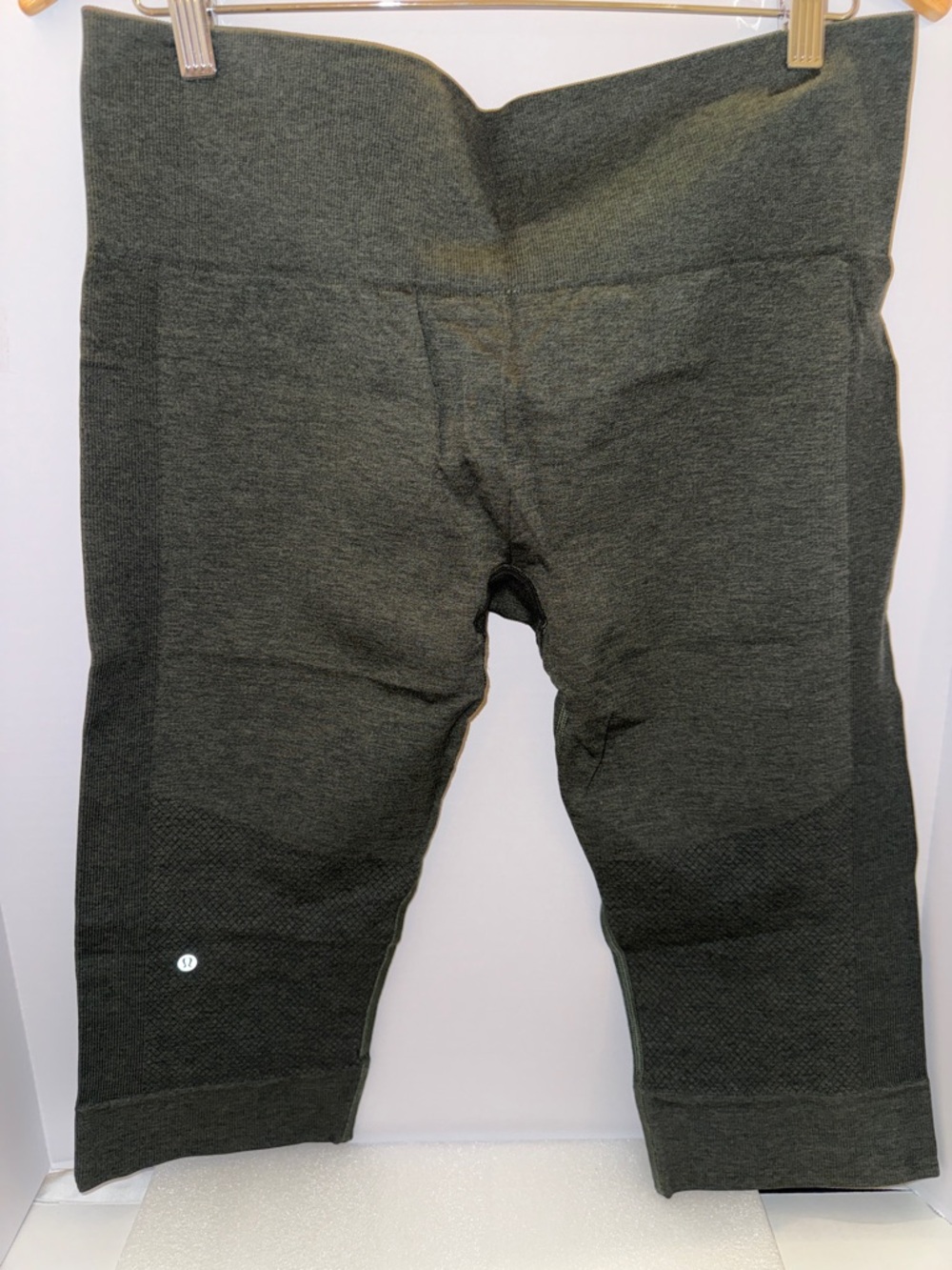 lululemon athletica women’s black-grey Seamless Active Capri Leggings